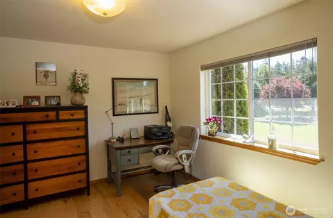 Bedroom - 162 W Nelson Rd, Sequim, WA 98382 photo 3 of 4