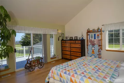 Bedroom - 162 W Nelson Rd, Sequim, WA 98382 photo 1 of 4