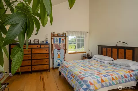 Bedroom - 162 W Nelson Rd, Sequim, WA 98382 photo 2 of 4
