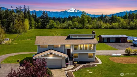 5698 Mission Rd, Bellingham, WA 98226