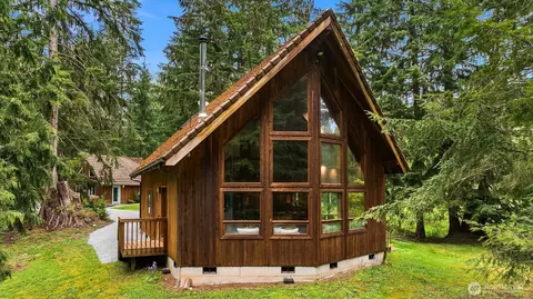 9126 N Cedarvale Loop Rd, Arlington, WA 98223