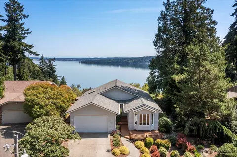11011 Seaview Dr, Anderson Island, WA 98303