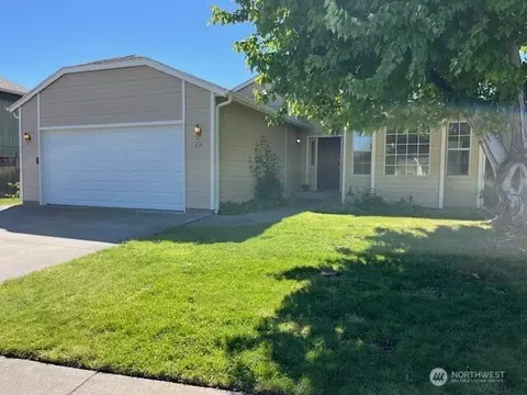 434 SE Stanford Pl, College Place, WA 99324