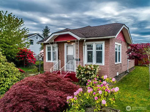 Exterior - 2714 Victor Pl, Everett, WA 98201 photo 2 of 6