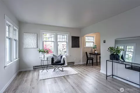 Living - 2714 Victor Pl, Everett, WA 98201 photo 3 of 3