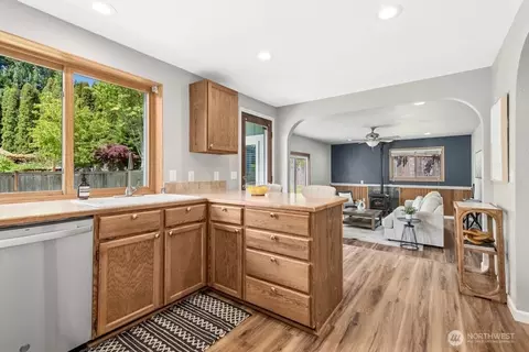 Kitchen - 17528 28th Ave SE, Bothell, WA 98012 photo 2 of 3