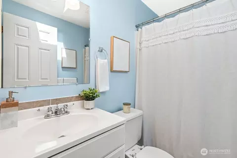 Bath - 17528 28th Ave SE, Bothell, WA 98012 photo 3 of 3