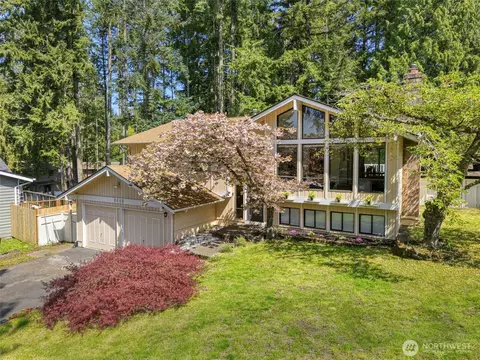 5445 Pineridge Dr NE, Bremerton, WA 98311