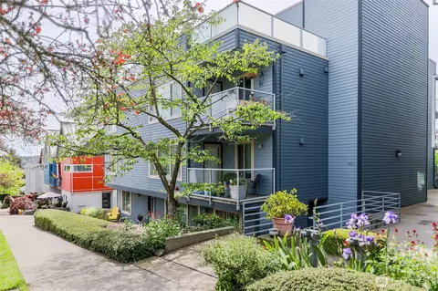 4421 Greenwood Ave N #202, Seattle, WA 98103