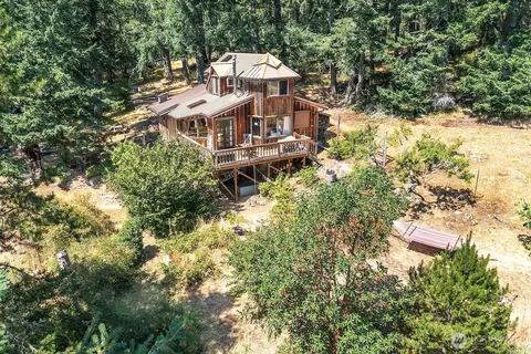 652 Hurricane Hill Rd, Eastsound, WA 98245
