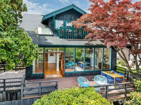 2027 34th Ave S, Seattle, WA 98144