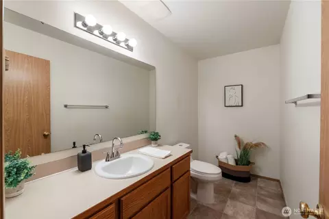 8104 207th St E, Spanaway, WA 98387 photo 29