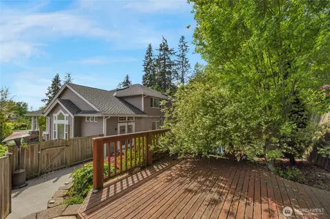 Exterior - 1401 241st St SE, Bothell, WA 98021 photo 8 of 10