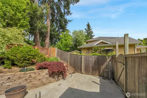 Exterior - 1401 241st St SE, Bothell, WA 98021 photo 7 of 10