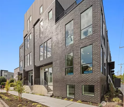 1022 E John St, Seattle, WA 98102