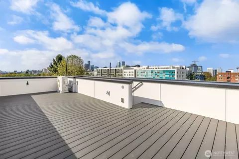 1022 E John St, Seattle, WA 98102 photo 23