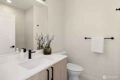 1022 E John St, Seattle, WA 98102 photo 9