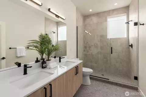 1022 E John St, Seattle, WA 98102 photo 16