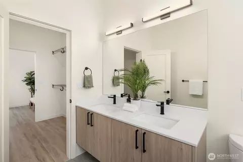 1022 E John St, Seattle, WA 98102 photo 17