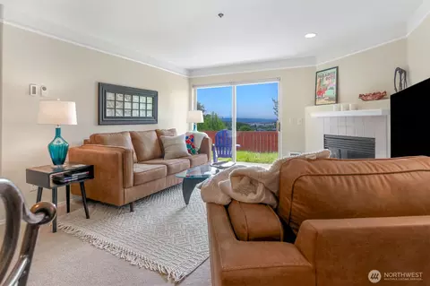 15345 Sunwood Blvd #D102, Tukwila, WA 98188