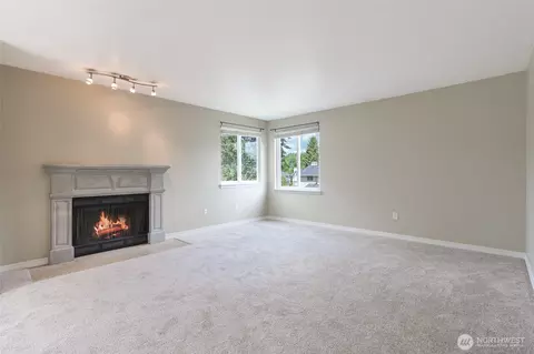 Living - 20320 Bothell-everett Hwy #D301, Bothell, WA 98012 photo 2 of 9