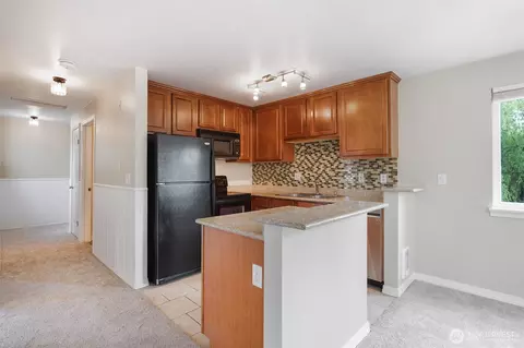 Kitchen - 20320 Bothell-everett Hwy #D301, Bothell, WA 98012 photo 4 of 4