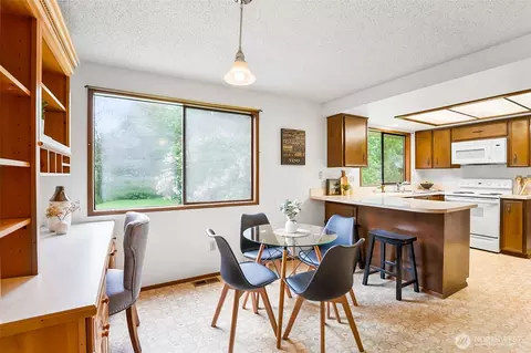 Dining - 3013 149th Pl SE, Mill Creek, WA 98012 photo 3 of 6