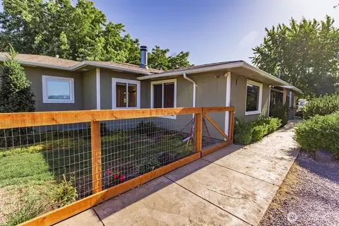 Exterior - 189 Hill Rd, Walla Walla, WA 99362 photo 3 of 10