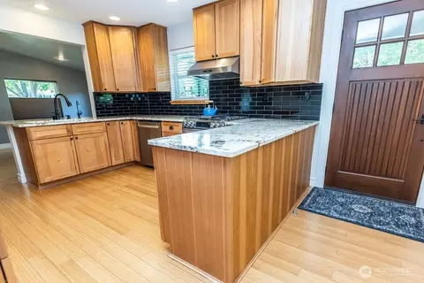Kitchen - 189 Hill Rd, Walla Walla, WA 99362 photo 2 of 5