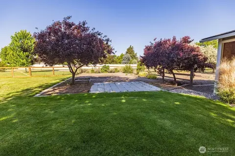 Exterior - 189 Hill Rd, Walla Walla, WA 99362 photo 5 of 10