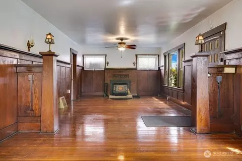 Living - 1027 E Main St, Auburn, WA 98002 photo 4 of 6