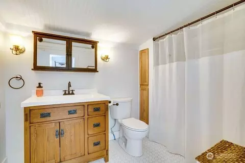 Bath - 1027 E Main St, Auburn, WA 98002 photo 1 of 1