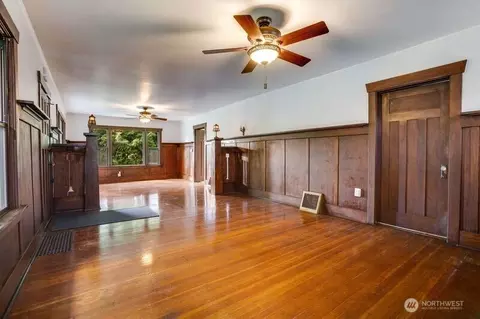 Living - 1027 E Main St, Auburn, WA 98002 photo 5 of 6