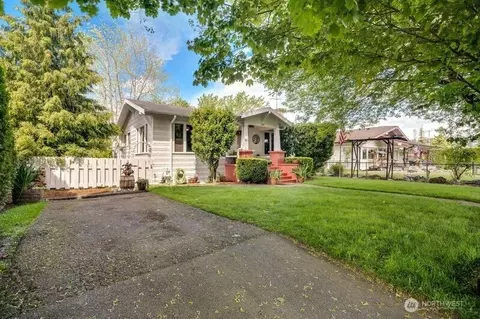 Exterior - 1027 E Main St, Auburn, WA 98002 photo 2 of 11