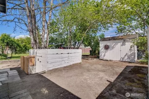 Exterior - 1027 E Main St, Auburn, WA 98002 photo 3 of 11