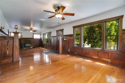 Living - 1027 E Main St, Auburn, WA 98002 photo 1 of 6