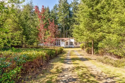28542 Vashon Hwy SW, Vashon, WA 98070