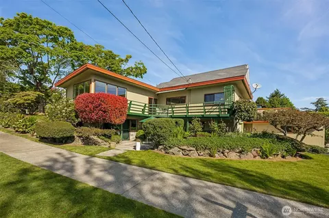 5004 38th Ave NE, Seattle, WA 98105