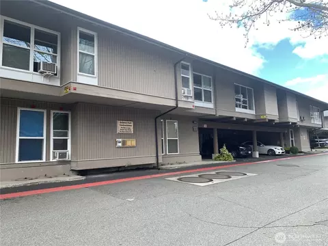 832 100th Ave NE #212, Bellevue, WA 98004