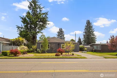 Exterior - 2320 Griffin Ave, Enumclaw, WA 98022 photo 2 of 17