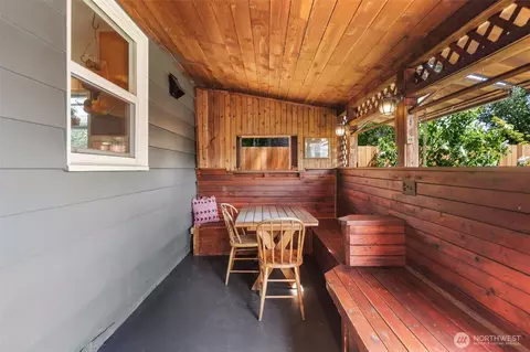 Exterior - 2320 Griffin Ave, Enumclaw, WA 98022 photo 7 of 17