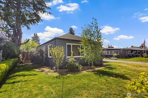 Exterior - 2320 Griffin Ave, Enumclaw, WA 98022 photo 4 of 17