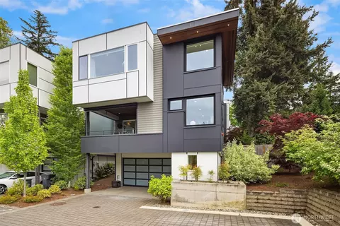 11707 NE 78th Ct #2, Kirkland, WA 98033