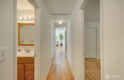 Entry Way - 10131 NE 192nd St, Bothell, WA 98011 photo 1 of 1