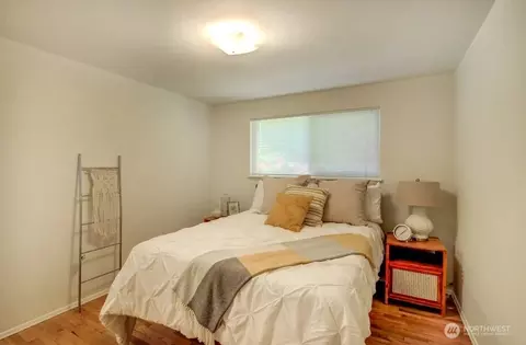 Bedroom - 10131 NE 192nd St, Bothell, WA 98011 photo 7 of 10