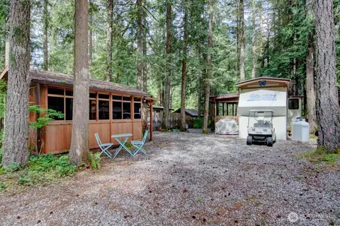 123 3 Schinn Cyn, Deming, WA 98244
