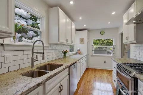 22011 77th Pl W, Edmonds, WA 98026 photo 4
