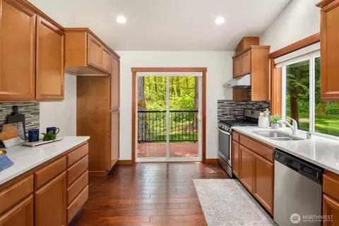 Kitchen - 19328 51st Ave SE, Bothell, WA 98012 photo 4 of 4