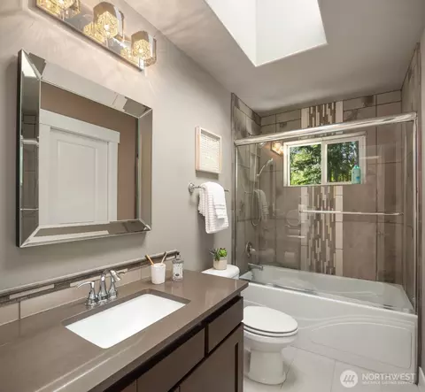 Bath - 19328 51st Ave SE, Bothell, WA 98012 photo 3 of 5