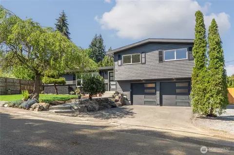 5812 NE 195th St, Kenmore, WA 98028